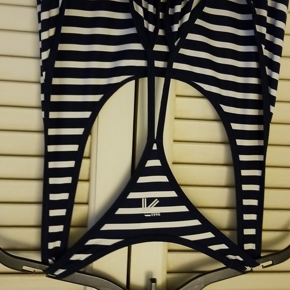 New Balance racer back navy stripe tank top size L/XL. NWOT. - Picture 3 of 4